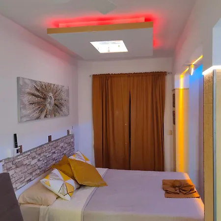 Lovely Views, Heated Pool, Great Location Апартаменты *