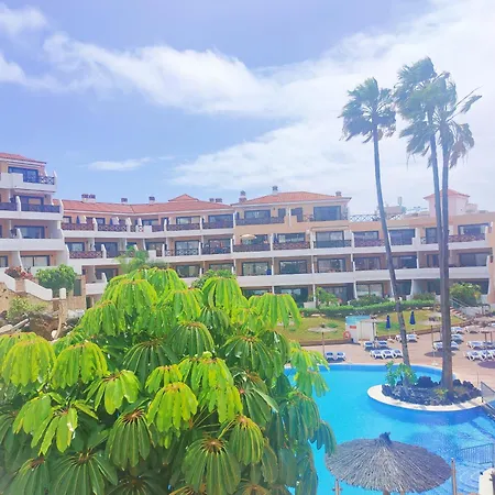Lovely Views, Heated Pool, Great Location Апартаменты