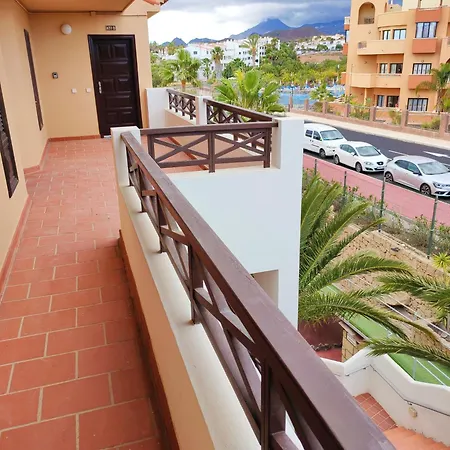 Lovely Views, Heated Pool, Great Location Lägenhet *
