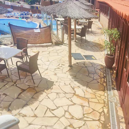 Lovely Views, Heated Pool, Great Location Lägenhet *